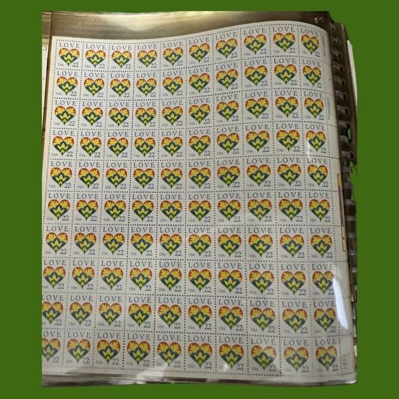 MNH 1987 Scott #2448 Colorful Heart Love 22 Cent Sheet of 100 Stamps - Picture 2 of 2